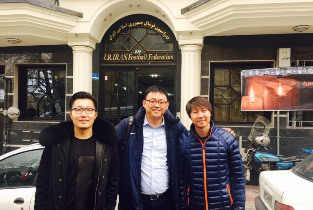 不少观众更是泪目推荐，;哭湿口罩;想念家人成为关键词
